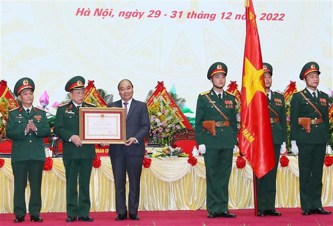 Máximo dirigente vietnamita enaltece aportes de veteranos a construcción y defensa nacional ảnh 2 Máximo dirigente vietnamita enaltece aportes de veteranos a construcción y defensa nacional ảnh 2