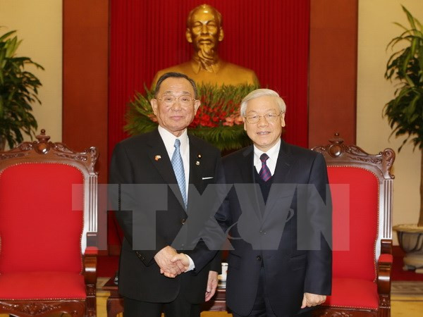 Dirigentes vietnamitas reciben al titular de Cámara de Consejeros de Japón ảnh 1 Dirigentes vietnamitas reciben al titular de Cámara de Consejeros de Japón ảnh 1