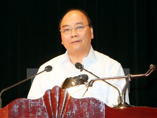 Premier vietnamita visita a habitantes en zona de reasentamiento ảnh 1