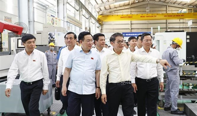 Presidente del Legislativo vietnamita reafirma la política de desarrollo económico privado ảnh 1 Presidente del Legislativo vietnamita reafirma la política de desarrollo económico privado ảnh 1
