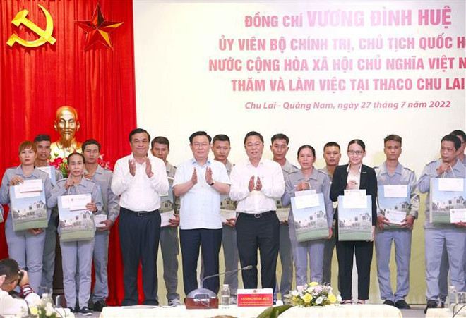 Presidente del Legislativo vietnamita reafirma la política de desarrollo económico privado ảnh 2 Presidente del Legislativo vietnamita reafirma la política de desarrollo económico privado ảnh 2