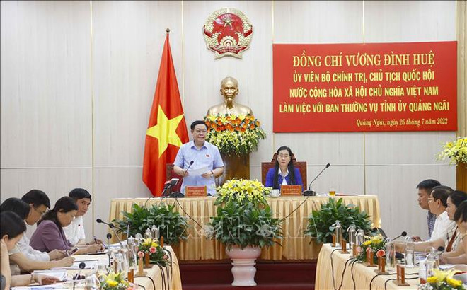 Dirigente del Legislativo de Vietnam realiza visita de trabajo en Quang Ngai ảnh 1 Dirigente del Legislativo de Vietnam realiza visita de trabajo en Quang Ngai ảnh 1