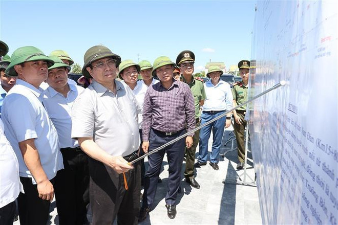 Primer ministro vietnamita dirige a resolver dificultades de obras claves en Nghe An ảnh 1 Primer ministro vietnamita dirige a resolver dificultades de obras claves en Nghe An ảnh 1