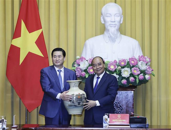Presidente exhorta a aumentar inversión de Corea del Sur en Vietnam ảnh 1 Presidente exhorta a aumentar inversión de Corea del Sur en Vietnam ảnh 1