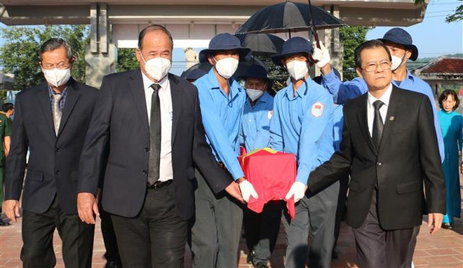 Rinden homenaje póstumo a internacionalistas vietnamitas fallecidos en Camboya ảnh 2 Rinden homenaje póstumo a internacionalistas vietnamitas fallecidos en Camboya ảnh 2