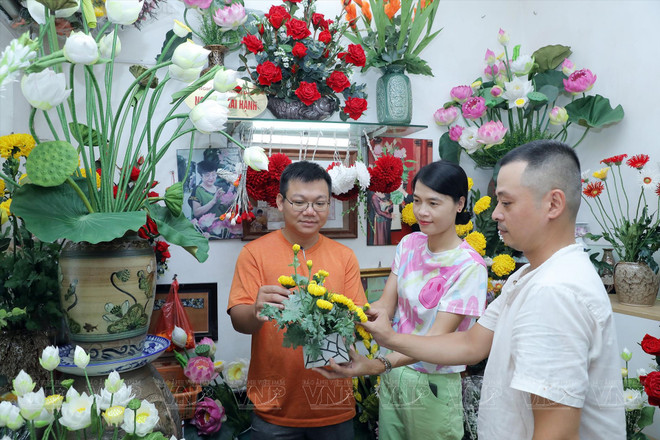 Confección de flores de seda en Hanoi ảnh 3 Confección de flores de seda en Hanoi ảnh 3