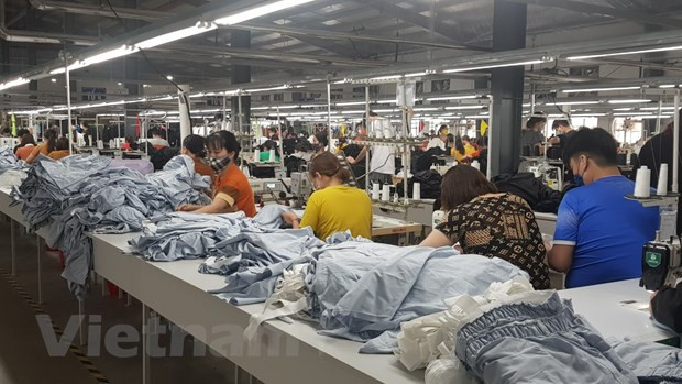 BM: Producción industrial y ventas minoristas de Vietnam caen en octubre ảnh 1