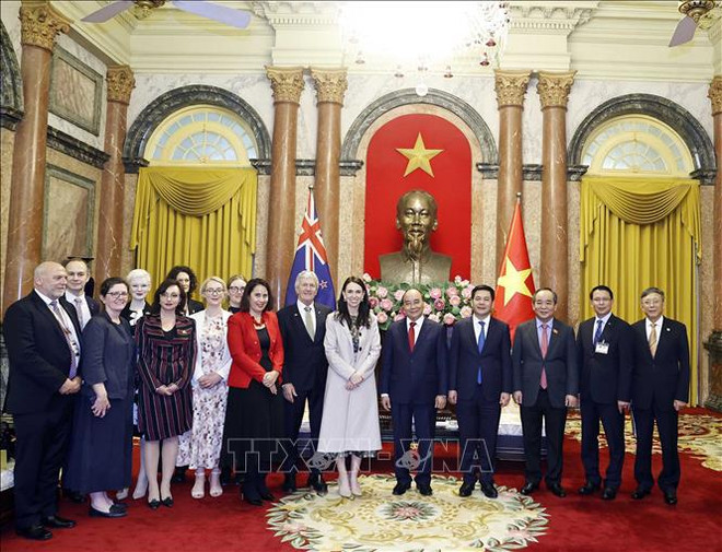 Presidente vietnamita sostiene conversación con primera ministra de Nueva Zelanda ảnh 1 Presidente vietnamita sostiene conversación con primera ministra de Nueva Zelanda ảnh 1