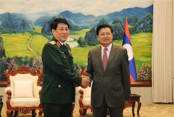 Delegación militar de Vietnam visita Laos ảnh 1
