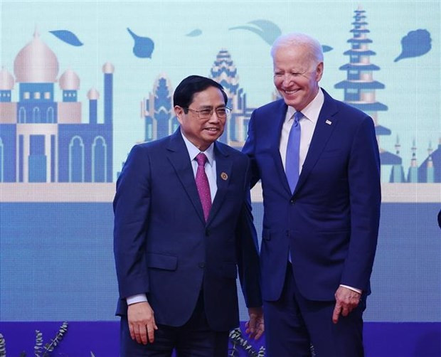 Premier vietnamita se reúne con presidente estadounidense Joe Biden en Camboya ảnh 1