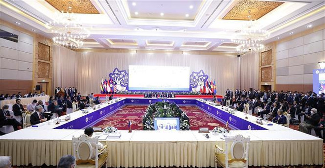 Inauguran 40ª y 41ª Cumbres de ASEAN en Camboya ảnh 3