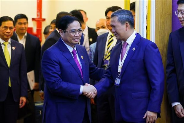Premier vietnamita sostuvo encuentro con el general camboyano Hun Manet ảnh 1 Premier vietnamita sostuvo encuentro con el general camboyano Hun Manet ảnh 1