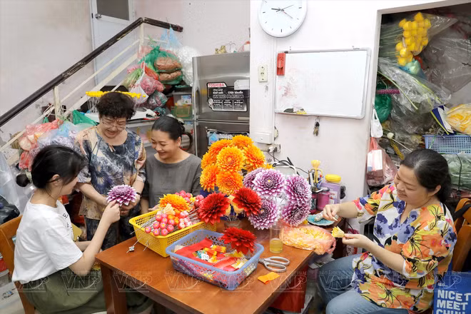Confección de flores de seda en Hanoi ảnh 1