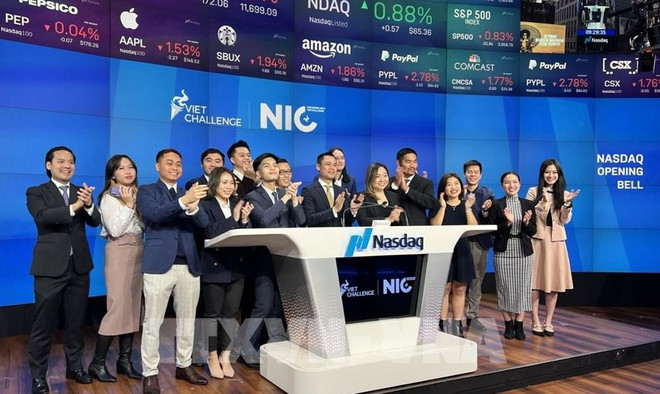 Embajador vietnamita toca campana en Nasdaq ảnh 1