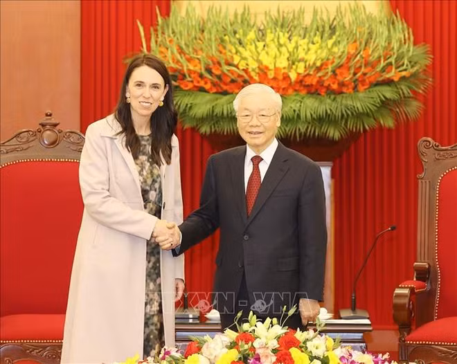 Máximo dirigente vietnamita recibe a primera ministra neozelandesa ảnh 1