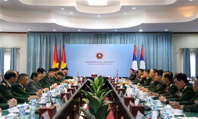 Delegación militar de Vietnam visita Laos ảnh 2