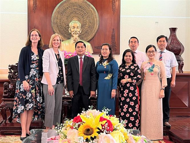 Ciudad vietnamita fomenta colaboración con EE.UU. en educación y salud ảnh 1 Ciudad vietnamita fomenta colaboración con EE.UU. en educación y salud ảnh 1