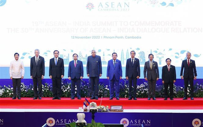 Premier vietnamita propone medidas para fomentar lazos entre ASEAN y socios ảnh 3