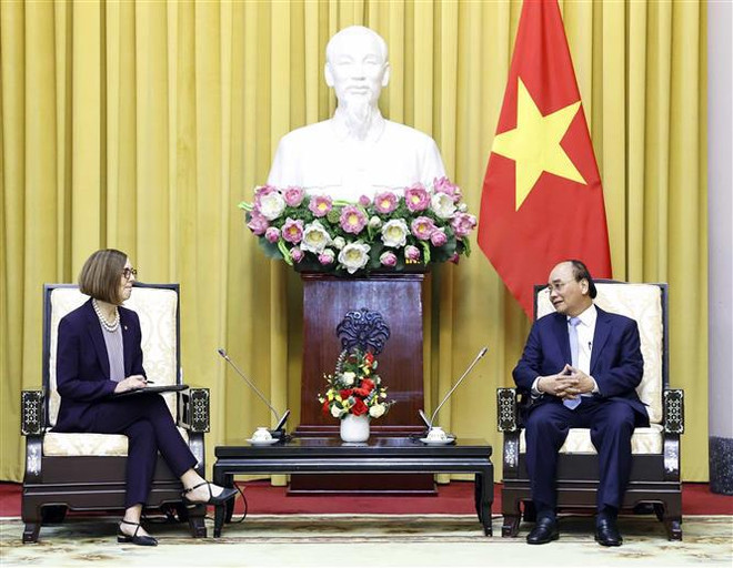 Presidente de Vietnam recibe a la gobernadora del Estado de Oregón ảnh 2 Presidente de Vietnam recibe a la gobernadora del Estado de Oregón ảnh 2