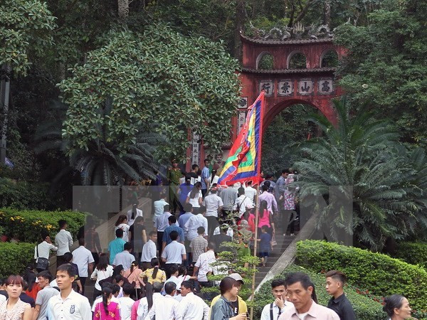 Amplias actividades en Festival del Templo de Reyes Hung 2016 ảnh 1 Amplias actividades en Festival del Templo de Reyes Hung 2016 ảnh 1