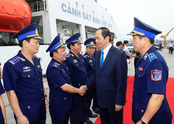 Presidente vietnamita felicita a policías marítimas en ocasión del Tet ảnh 1 Presidente vietnamita felicita a policías marítimas en ocasión del Tet ảnh 1