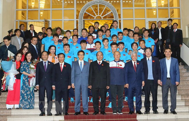 Premier Xuan Phuc exhorta a extender fuerza de voluntad del equipo nacional ảnh 1 Premier Xuan Phuc exhorta a extender fuerza de voluntad del equipo nacional ảnh 1