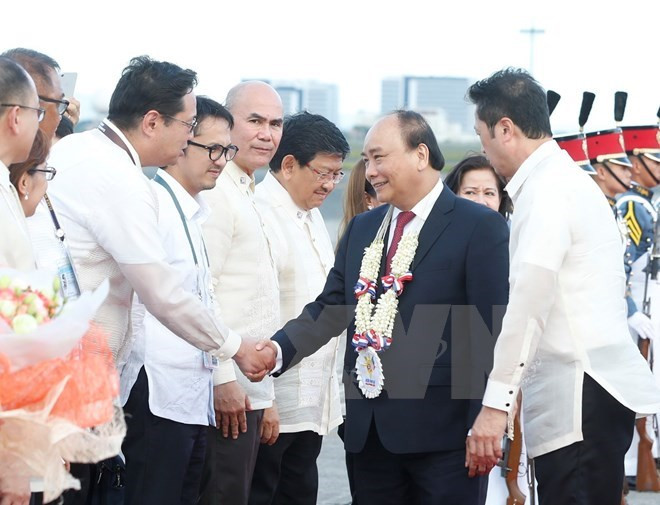 Premier vietnamita parte rumbo a Filipinas para la Cumbre de ASEAN ảnh 1