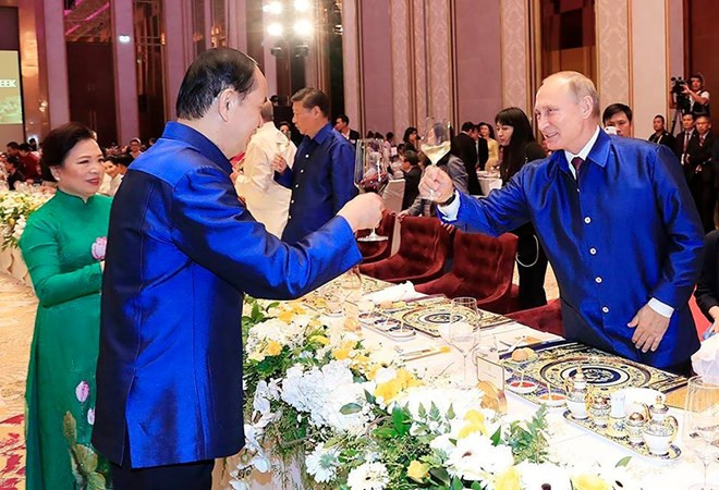 Minh Long, orgullo del arte cerámico de Vietnam, presente en Semana de alto nivel del APEC ảnh 15 Minh Long, orgullo del arte cerámico de Vietnam, presente en Semana de alto nivel del APEC ảnh 15