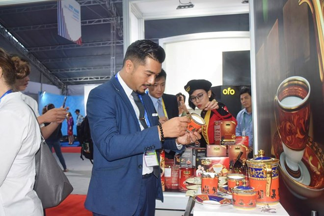 Minh Long, orgullo del arte cerámico de Vietnam, presente en Semana de alto nivel del APEC ảnh 12 Minh Long, orgullo del arte cerámico de Vietnam, presente en Semana de alto nivel del APEC ảnh 12