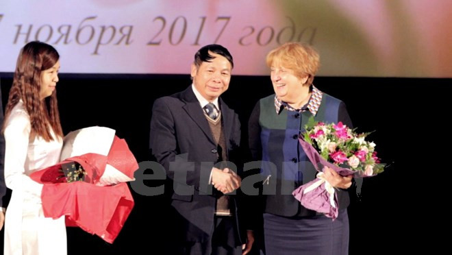 Celebran Día del Maestro de Vietnam en Moscú ảnh 1 Celebran Día del Maestro de Vietnam en Moscú ảnh 1