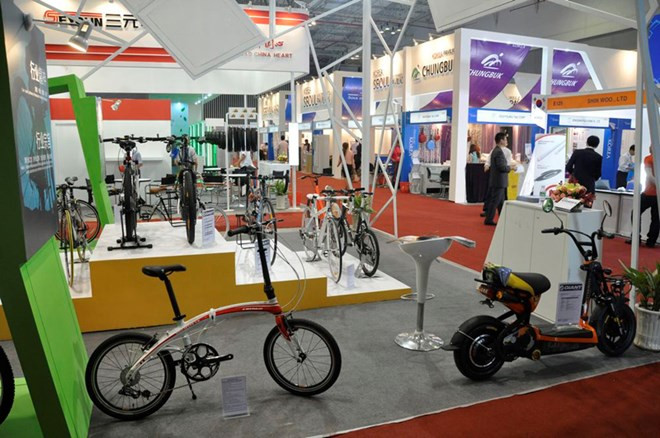 Inauguran en Hanoi Exposición Internacional de bicicletas ảnh 1