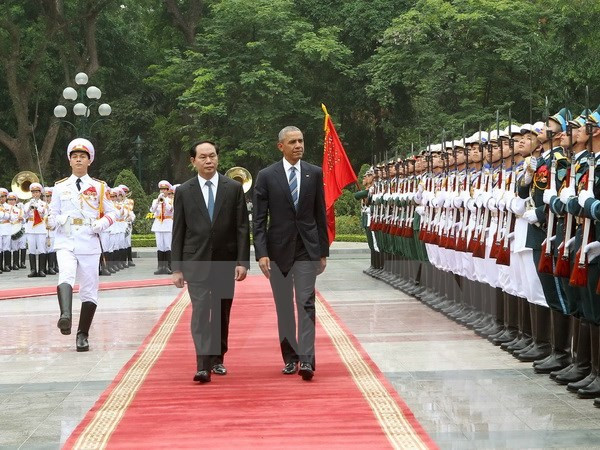 Presidente vietnamita recibe a Barack Obama en Hanoi ảnh 1 Presidente vietnamita recibe a Barack Obama en Hanoi ảnh 1