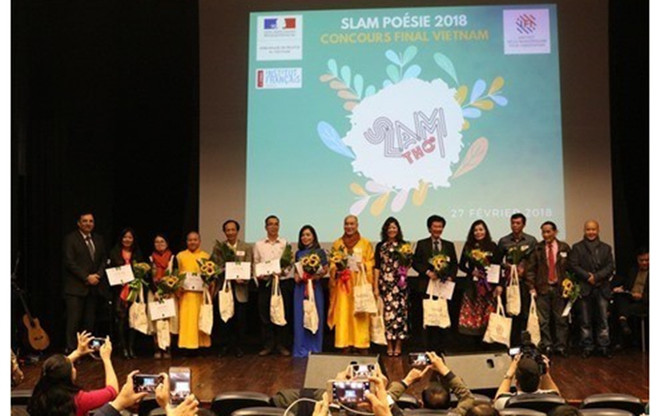 Lanzan en Vietnam concurso de poesía en formato “slam” ảnh 1 Lanzan en Vietnam concurso de poesía en formato “slam” ảnh 1