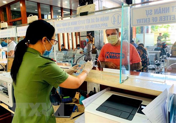 Viajeros desde Irán e Italia deberán realizar declaraciones médicas antes de entrar en Vietnam ảnh 1