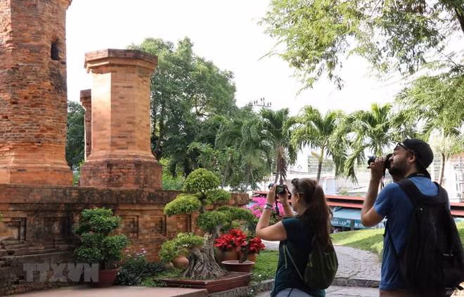 Recibe Vietnam 3,23 millones de visitantes extranjeros ảnh 1