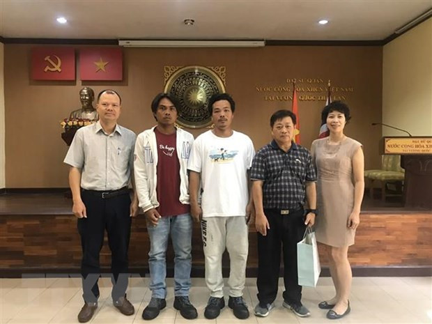 Recibe embajada de Vietnam en Tailandia a pescadores connacionales rescatados ảnh 1