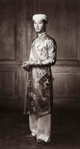 Ao dai: vietnamitas siguen la moda pero mantienen las raíces ảnh 2 Ao dai: vietnamitas siguen la moda pero mantienen las raíces ảnh 2