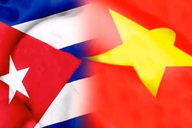 Líderes vietnamitas envían felicitaciones a Cuba por el aniversario 60 del Día de la Liberación ảnh 1
