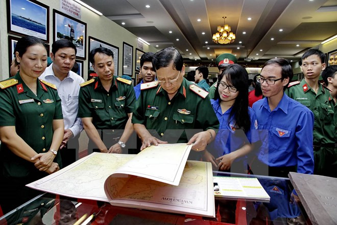 Siguen exhibición sobre soberanía isleña de Vietnam ảnh 1 Siguen exhibición sobre soberanía isleña de Vietnam ảnh 1