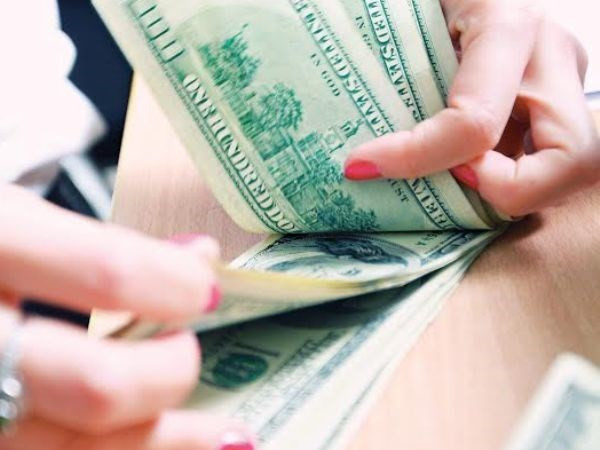 Nuevo mecanismo de tasa de cambio dificulta especulación de divisas ảnh 1 Nuevo mecanismo de tasa de cambio dificulta especulación de divisas ảnh 1