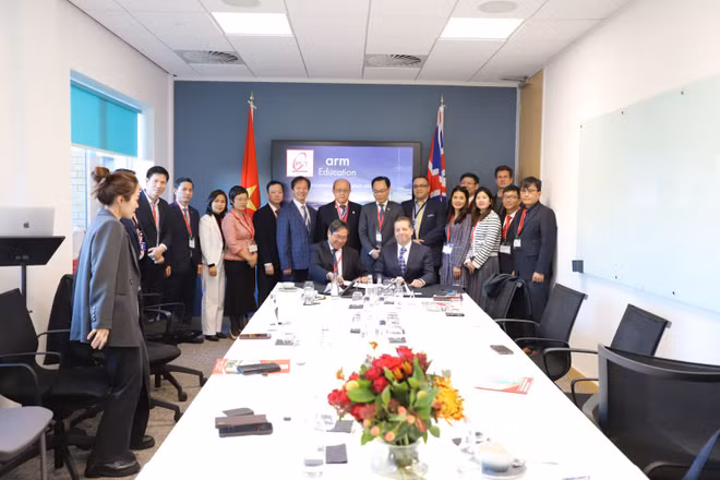 Aumentan cooperación en educación universataria Vietnam-Reino Unido ảnh 1