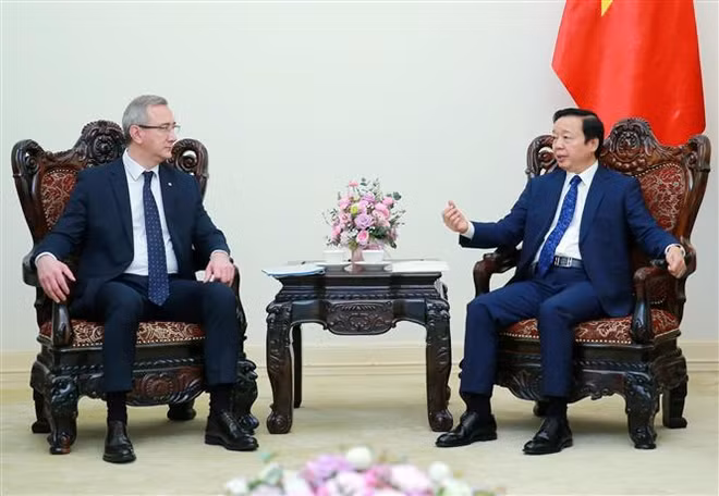 Viceprimer ministro vietnamita recibe al gobernador de óblast ruso de Kaluga ảnh 1
