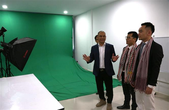 Empresas vietnamitas ayudan a desarrollar tecnología blockchain en Camboya ảnh 2