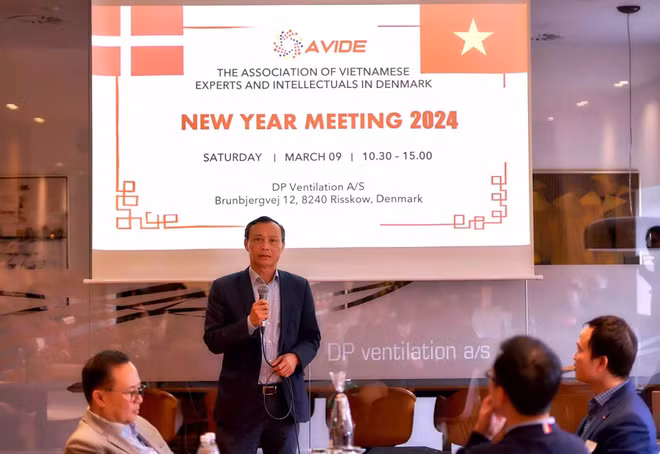 Expertos vietnamitas en Dinamarca trazan rumbo hacia 2024 ảnh 1