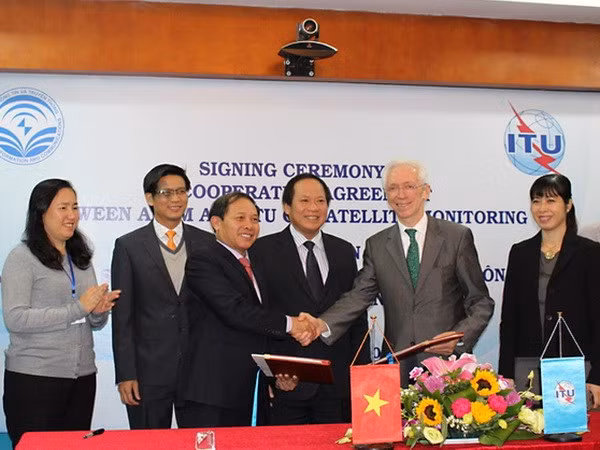 Vietnam coopera con Unión Internacional de Telecomunicación en control satelital ảnh 1
