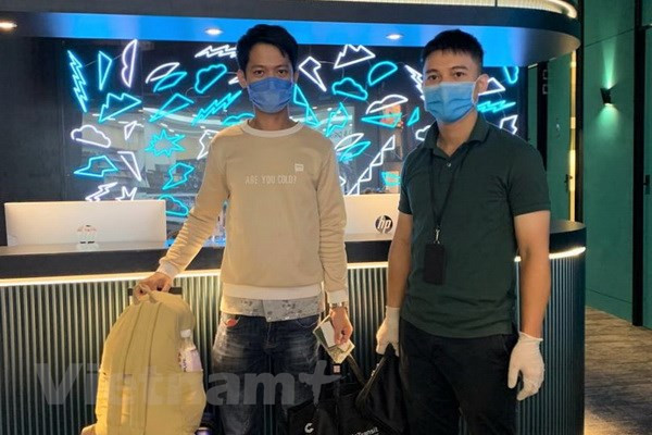 Embajada vietnamita en Malasia ayuda a coterráneo atrapado en aeropuerto ảnh 1 Embajada vietnamita en Malasia ayuda a coterráneo atrapado en aeropuerto ảnh 1