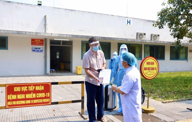 Dan de alta a otro paciente con COVID-19 en Vietnam ảnh 1 Dan de alta a otro paciente con COVID-19 en Vietnam ảnh 1