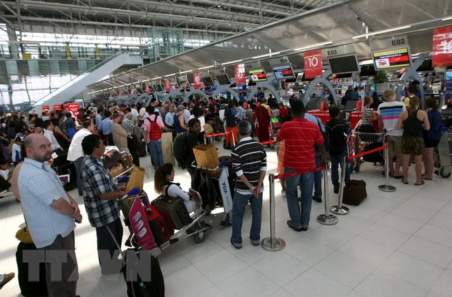 Apoyan a ciudadanos vietnamitas varados en aeropuertos de Tailandia y Singapur ảnh 1 Apoyan a ciudadanos vietnamitas varados en aeropuertos de Tailandia y Singapur ảnh 1