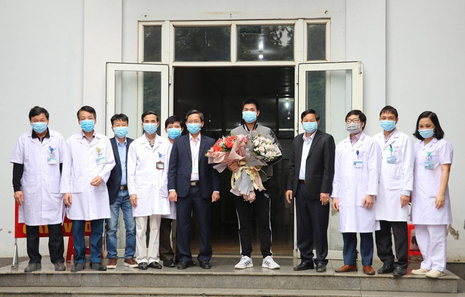 Recibe alta médica paciente número 18 del coronavirus en Vietnam ảnh 1 Recibe alta médica paciente número 18 del coronavirus en Vietnam ảnh 1