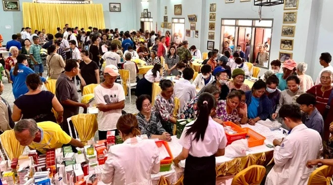 Ciudad Ho Chi Minh extiende apoyo a personas necesitadas en Laos ảnh 1 Ciudad Ho Chi Minh extiende apoyo a personas necesitadas en Laos ảnh 1